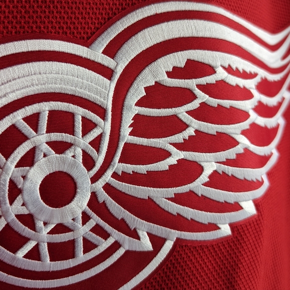 Official NHL Reebok Detroit Red Wings jersey - Picture 4 of 4